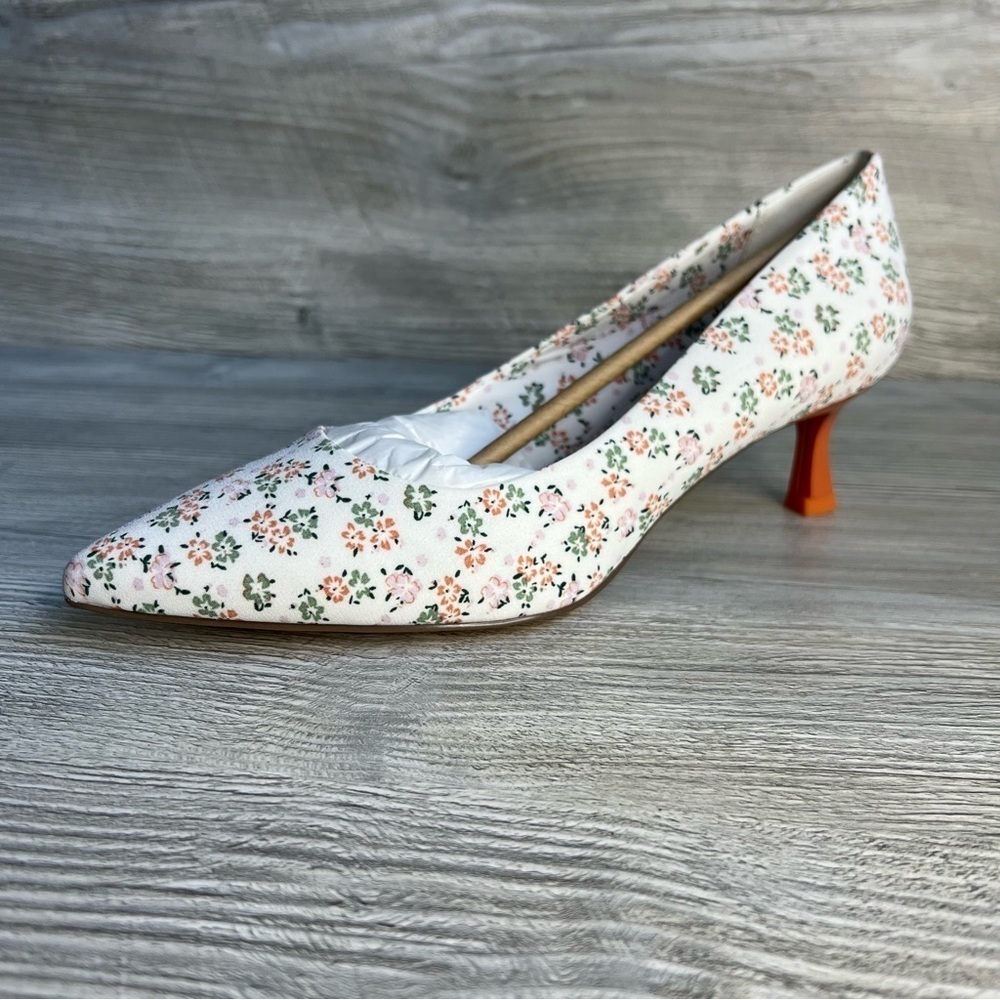 New without box The Golden Pump floral print kitten heel  by Katy Perry size 8.5